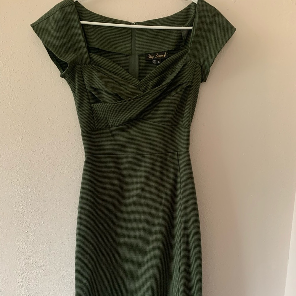 Beautiful pin up style dress with classic houndstooth style pattern